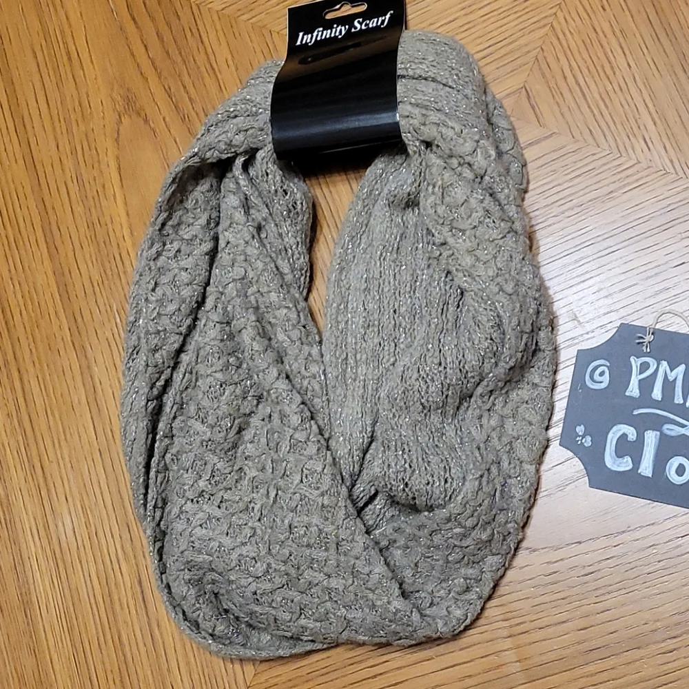 Infinity Scarf Knit Gray and Silver Metallic New